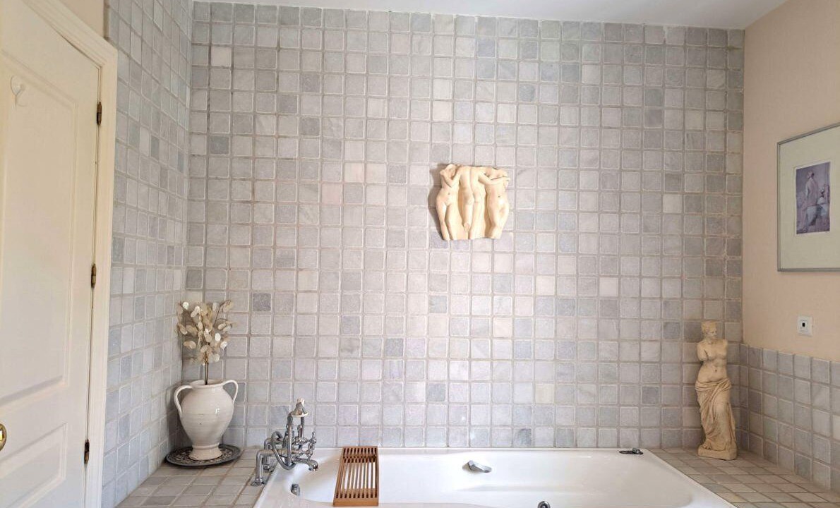 Photo of Bathroom in El Paraiso