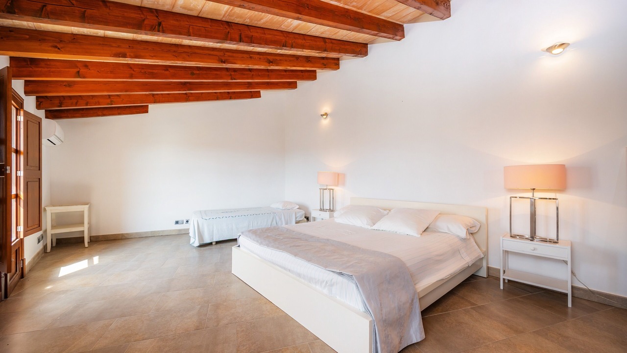 Photo of Bedroom in Pina