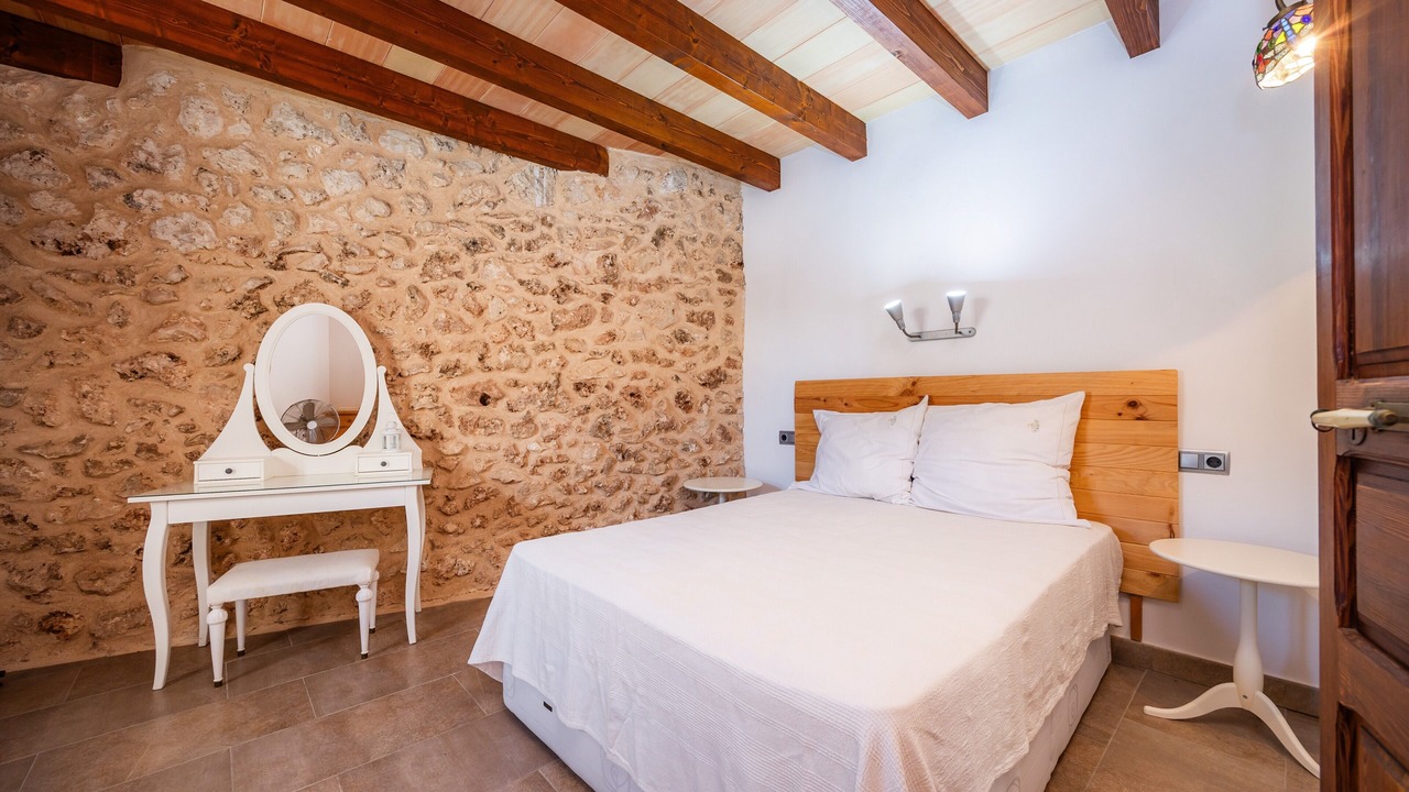 Photo of Bedroom in Pina