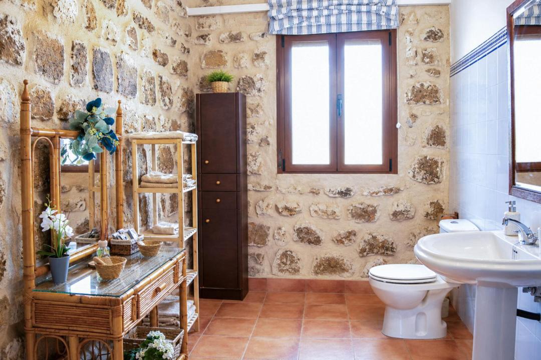 Photo of Bathroom in Menasalbas