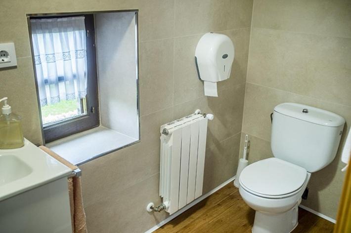 Photo of Bathroom in Esles