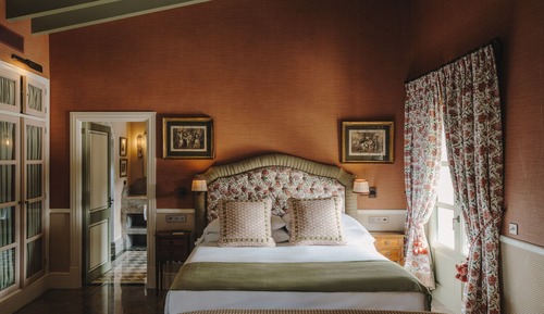 Room (Pool Cottage Suite)
