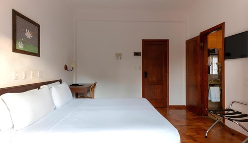 Room, Connecting Rooms