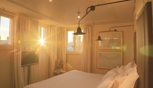Luxury Suite (Island)