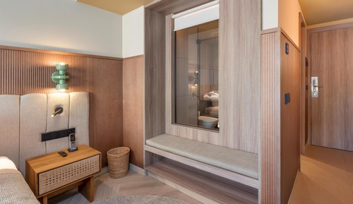 Standard Room, Balcony, Pool View
