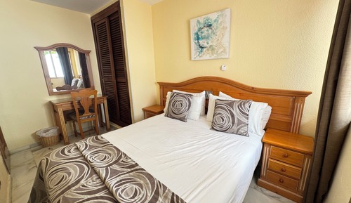 Classic Apartment, 2 Bedrooms, Terrace
