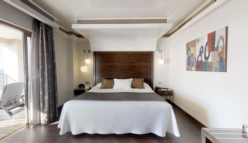 Deluxe Panoramic Sea View for 3 Guests
