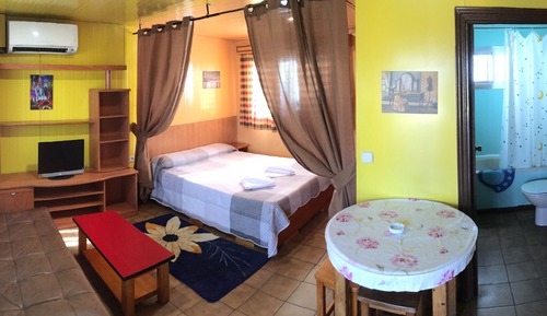 Basic Bungalow, 1 Double or 2 Twin Beds (2 pax)