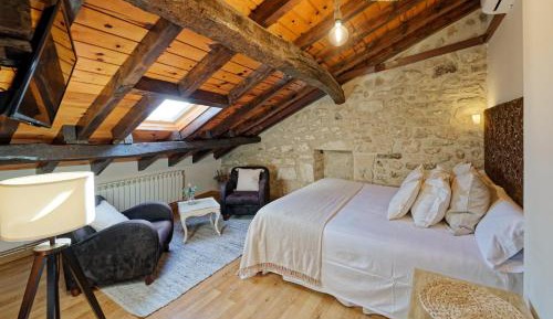 Deluxe King Suite