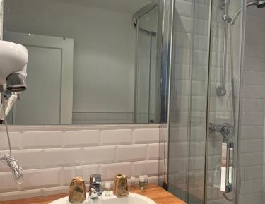 Quadruple Room with Private Bathroom