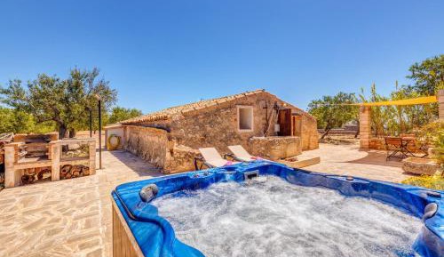Villa with Garden View