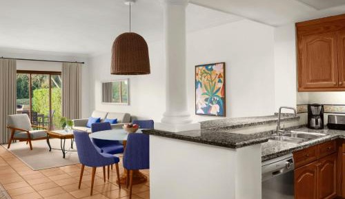 Three-Bedroom Townhouse with Resort View
