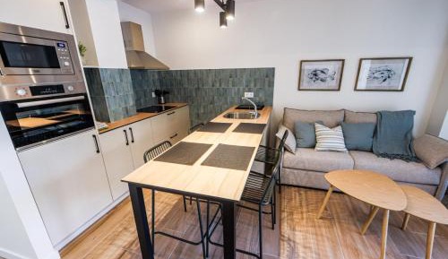 Deluxe One-Bedroom Apartment with Harbor View