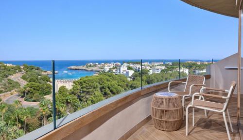 Superior Double Room with Side Sea View 