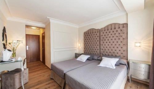 Double or Twin Room with Sea View