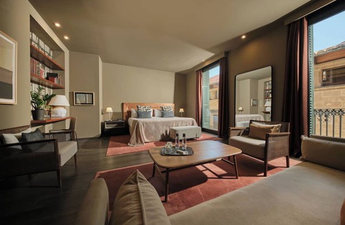 La Llotja-Born Hotel | Can Alomar Hotel