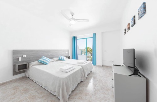 Cala Llombards Hostel | Hostal Cala Llombards