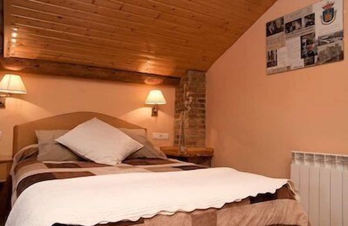 Ayerbe Hotel | Hotel Villa de Ayerbe