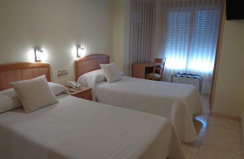 Almoradi Hostel | Hostal El Retiro