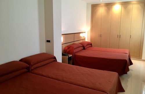 Castello de la Plana Hotel | Hotel Doña Lola