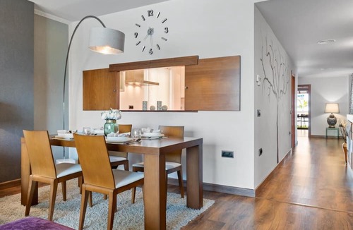 Puerto Banus Apartment | Apartment in Playas del Duque for 6 people| Casa Granada 146