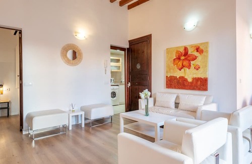 Sindicat Apartment | HOLIDAY PALMA APARTMENT 3 by PriorityVillas
