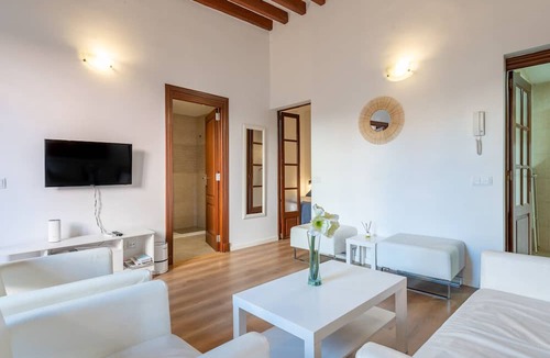 Sindicat Apartment | HOLIDAY PALMA APARTMENT 3 by PriorityVillas