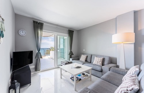 Sitio de Calahonda Apartment | Apartment 'Mi Capricho' with Sea View, Wi-Fi and Air Conditioning
