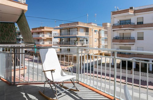 Santa Pola Apartment | Apartment with Stunning Sea Views, Balcony and Wi-Fi