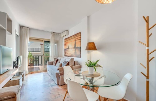 Nikki Beach Apartment | ‘Romana Playa’ Apartment with Pool, Wi-Fi & Air Conditioning