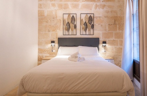 Cort Apartment | VINTAGE PALMA PALACE (CLASSIC 2) by PriorityVillas