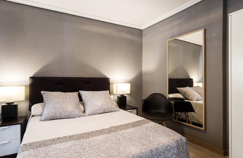 Alameda Apartment | Holi-Rent Gran Poder Elegant one bedroom apartment next to Alameda de Hércules