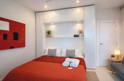 Ciutat Vella Apartment | Elegant 130 m² apartment with balcony and views of Port Vell – Paseo Colón