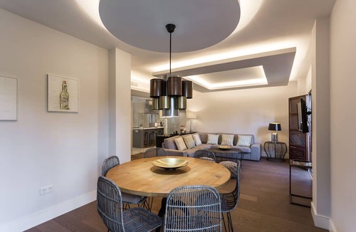 Santa Cruz Apartment | Modern & stylish in the heart of Sevillas center.