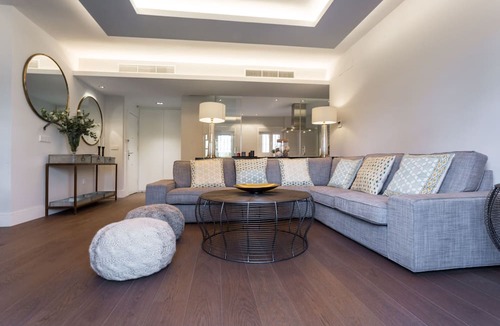 Santa Cruz Apartment | Modern & stylish in the heart of Sevillas center.