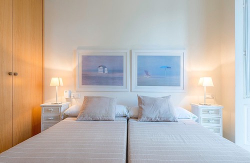 Old Town Apartment | Renovated Apartment "Argüelles" in the Old Town Directly at the Sea