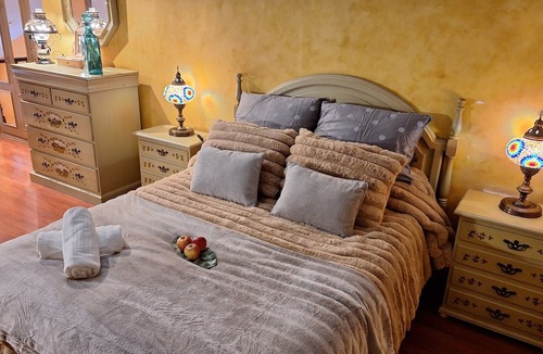 San Pedro Apartment | Apartment on the Alhambra's Front Line, Paseo de los Tristes. Free Parking