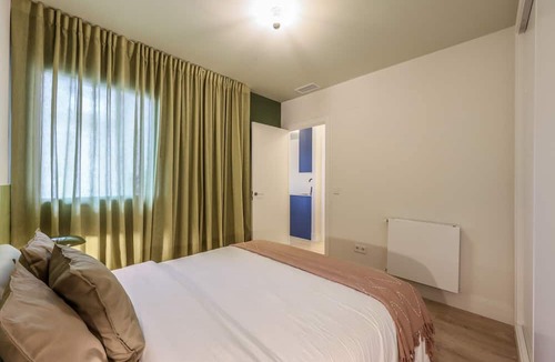Puerta del Angel Apartment | Modern apartment near the Royal Palace 07