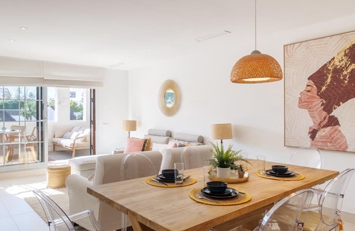 Puerto Banus Apartment | Banús, Villa Marina, Beachfront Complex!