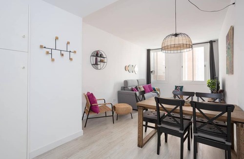 el Camp d'en Grassot i Gracia Nova Apartment | Charming 2 bedroom in Trendy Gracia, 5 mins from the metro and 10 from Sagrada Familia!