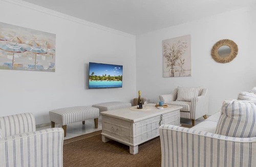 Puerto Banus Apartment | Apartment in Playas del Duque for 4 people | Casa Cadiz 208