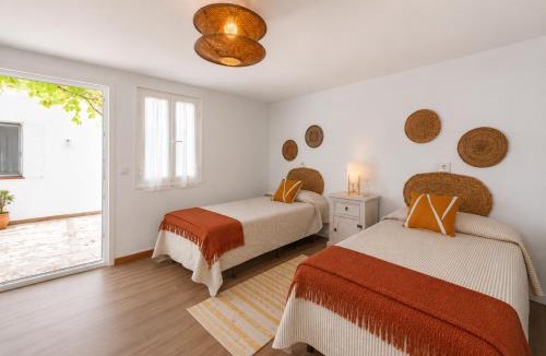 Bolonia Villa | Pájaro del Músico Bolonia Retreat, Pool & Gardens
