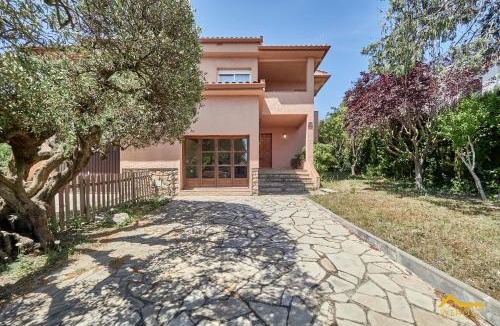 Creixell House | Casa con Piscina Privada, Barbacoa y Sala Juegos, Creixell