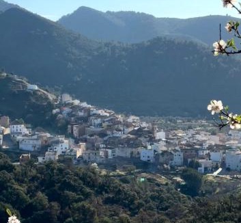 Chovar Apartment | ÁTICO RURAL para parejas, amigos o familia a la montaña de EL COLMENAR