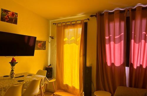Chovar Apartment | ÁTICO RURAL para parejas, amigos o familia a la montaña de EL COLMENAR