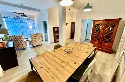San Bartolome Apartment | Acogedor apt 8pax 4Bdr 2Bth- CozyHomeSevilla2