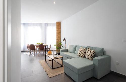 Patraix Apartment | J Center Apartments - Patraix - AC & WiFi - 10 min City Center