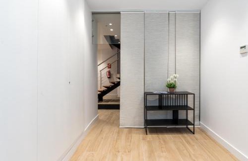 Alameda Apartment | SevilleBnB Group- Santa Barbara Central Suites, Sevilla center