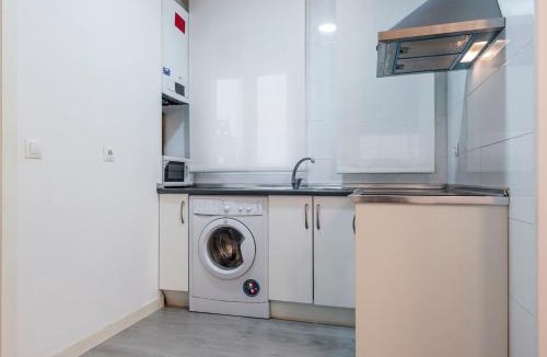 Palos de la Frontera Apartment | Atocha VI - Elegancia Urbana en una Ubicación Privilegiada