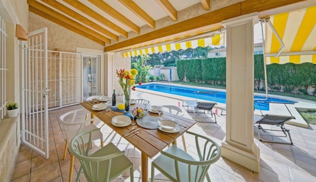 Wonderful private villa with A/C, private pool, WIFI, TV, terrace, pets allowed and parking